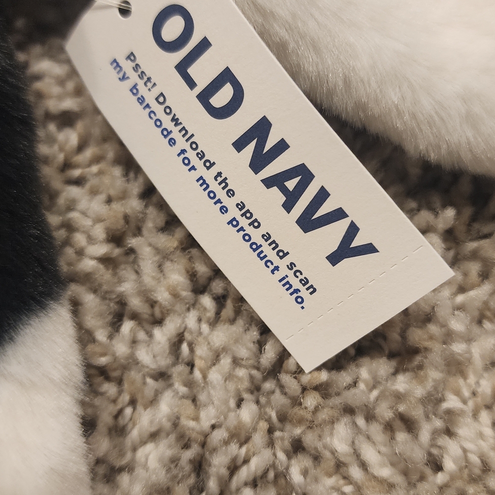 NWT Old Navy Black Star Pattern Faux Fur Puffer Jacket - Picture 2 of 10